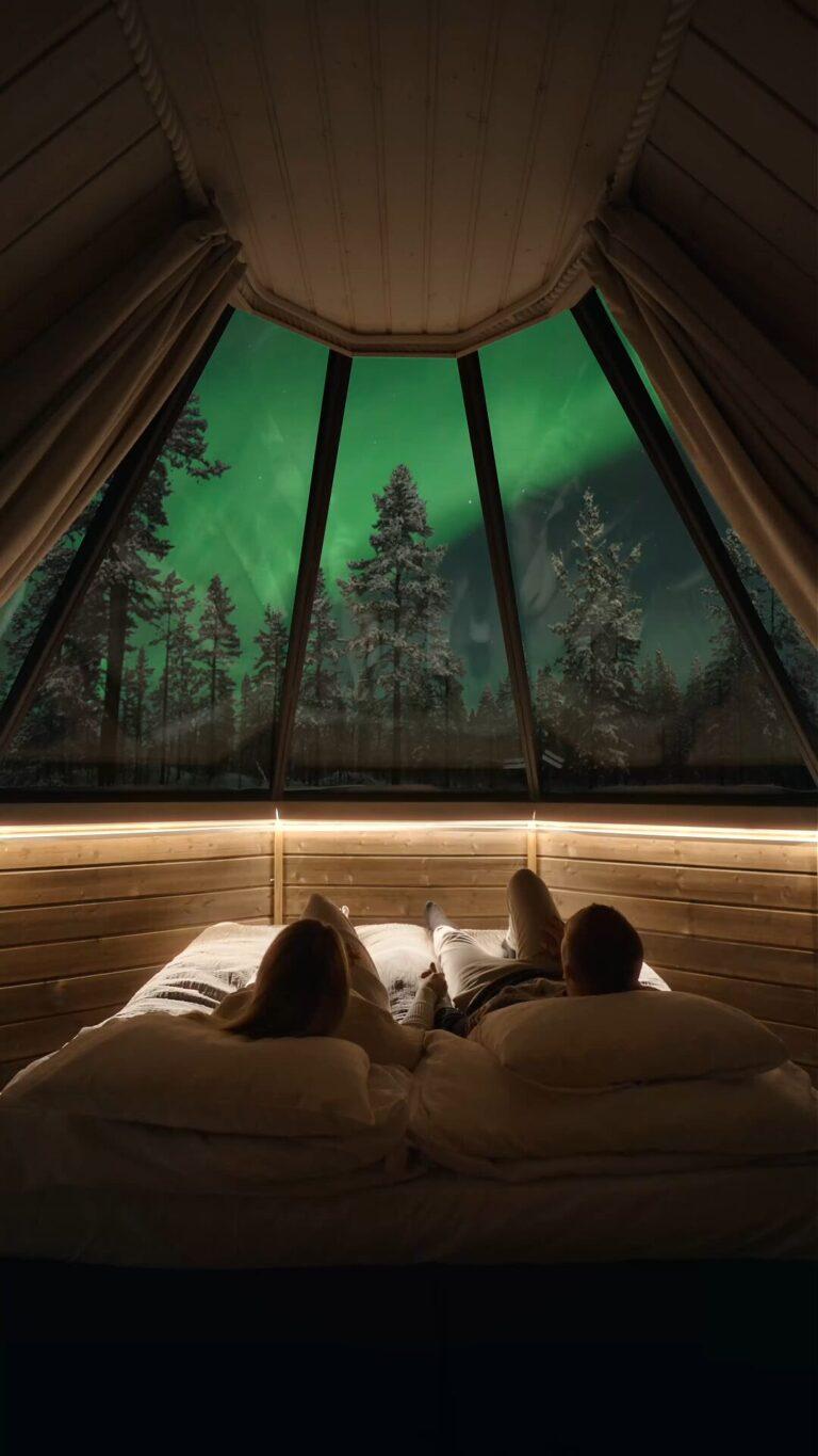 Waking up under the aurora
