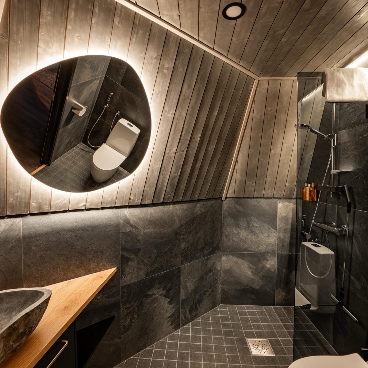 Aurora Village Tower Suite bathroom